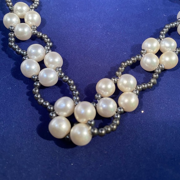 Vintage Faux White & Black Pearl Choker Necklace - Picture 2 of 4